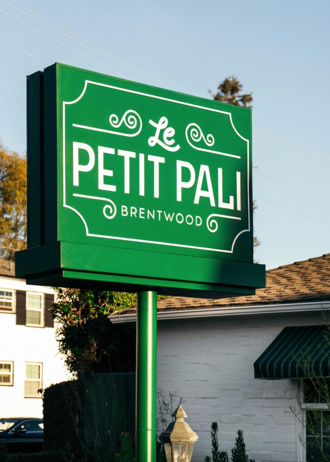 Le Petit Pali Brentwood Hotel
